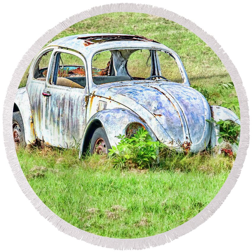 David Lawson Photography Round Beach Towel featuring the photograph Bug in the Grass by David Lawson