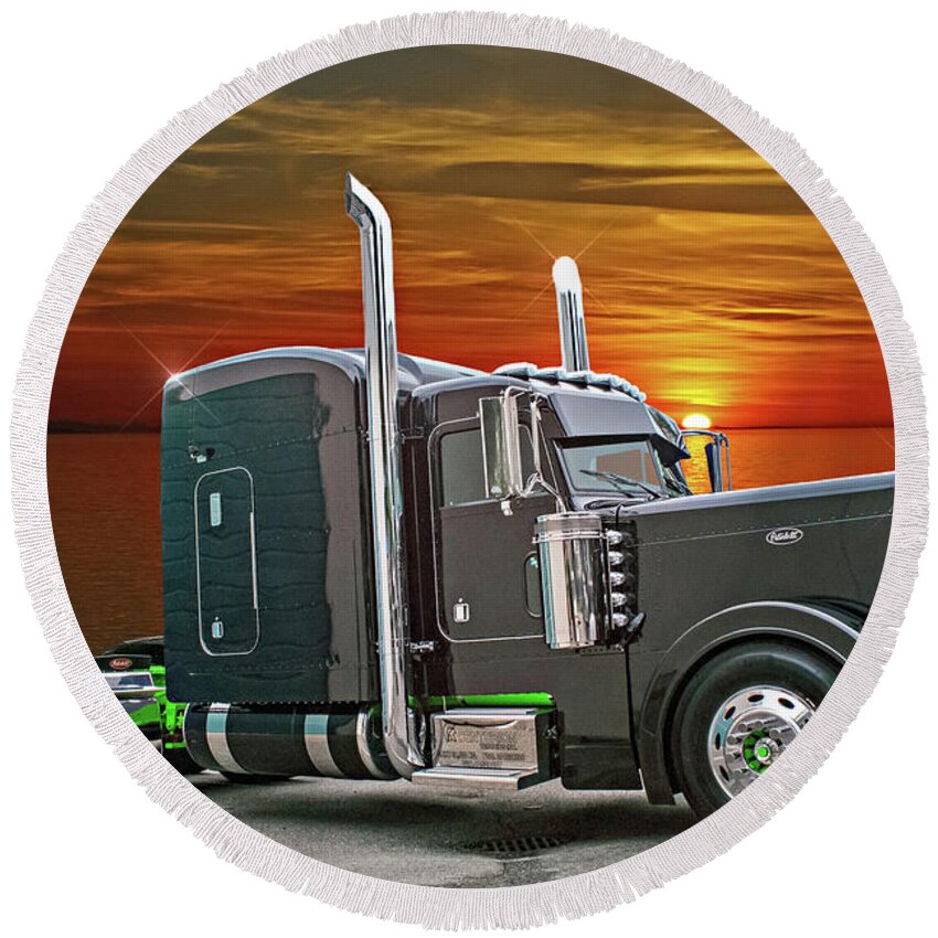 Big Rigs Round Beach Towel featuring the photograph Catr1550-21 by Randy Harris