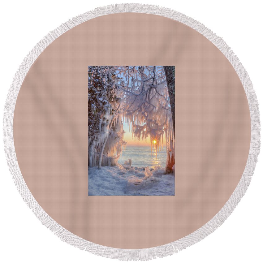 Door County Round Beach Towel featuring the photograph Cave point Ice by Paul Schultz