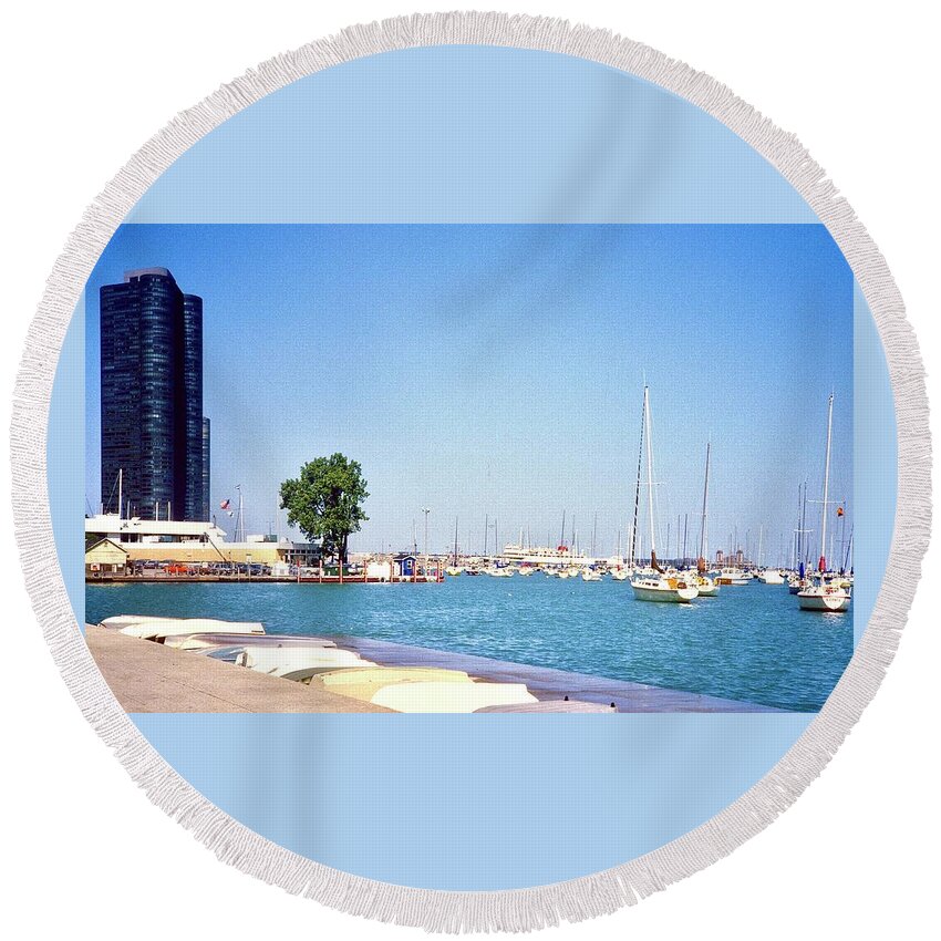  Round Beach Towel featuring the photograph Chicago Marina by Gordon James
