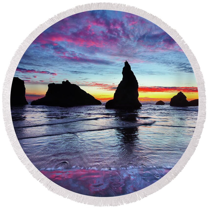 Oregon Round Beach Towel featuring the photograph Colors of the Coast by Darren White