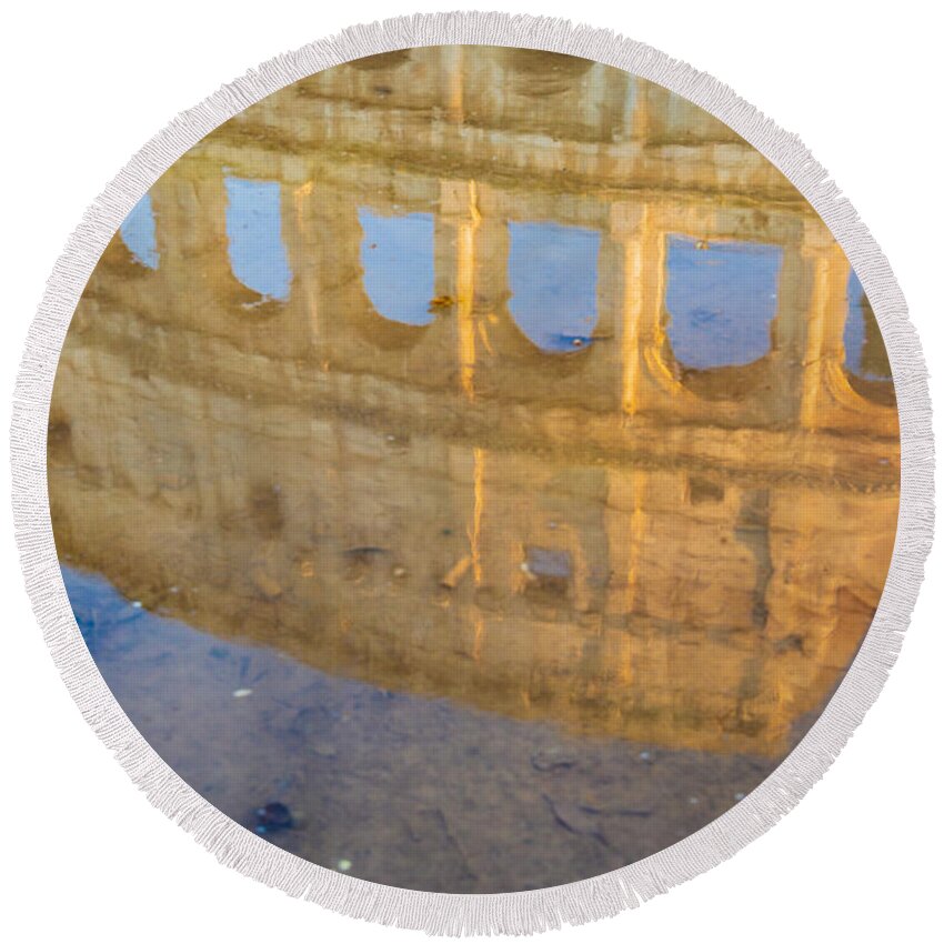 Roma Round Beach Towel featuring the photograph Colosseum reflection in water by Fabiano Di Paolo