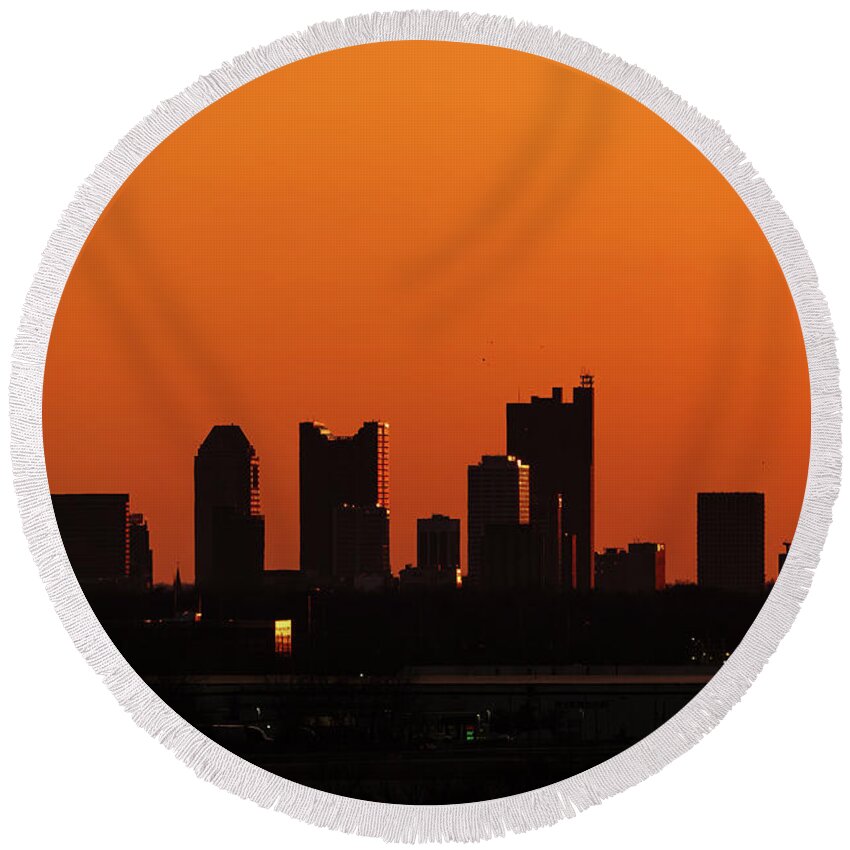 Skyline Round Beach Towel featuring the photograph Columbus Skyline, sunset by Arthur Oleary