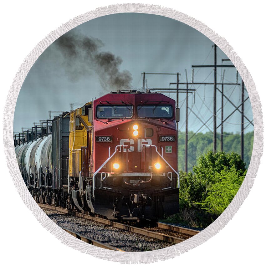 Railroad Round Beach Towel featuring the photograph CSX K442 pulls north from the siding at Rankin Kentucky by Jim Pearson
