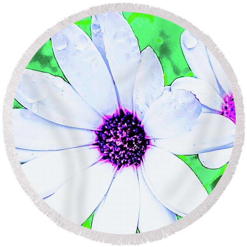 Close Up Of A Daisy Round Beach Towel featuring the photograph Daisy by Meghan Gallagher