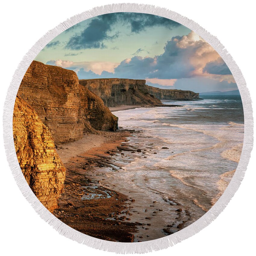 Dunraven Round Beach Towel featuring the photograph Dunraven Bay by Richard Downs