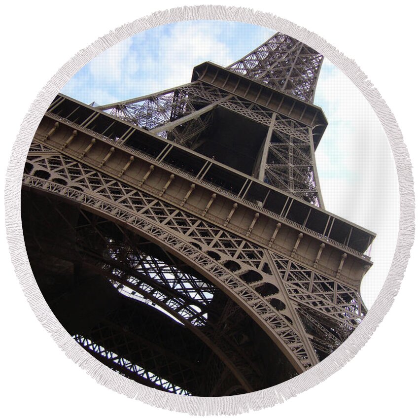 Eiffel Tower Round Beach Towel featuring the photograph Eiffel Tower by Roxy Rich