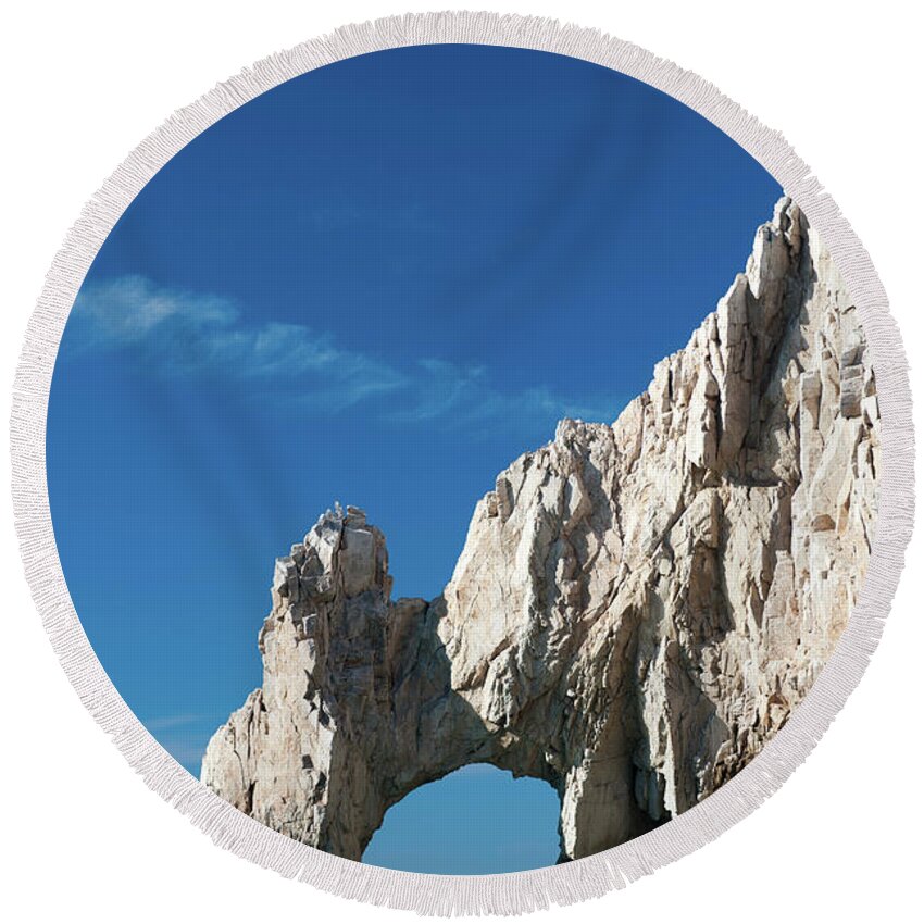 Los Cabos Round Beach Towel featuring the photograph El Arco by Sebastian Musial