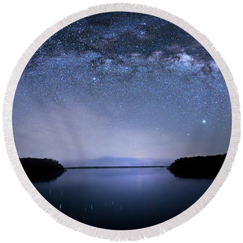 Milky Way Round Beach Towel featuring the photograph Everglades National Park Milky Way by Mark Andrew Thomas
