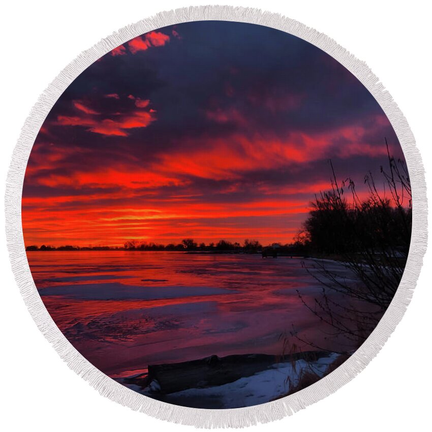 Sunrise Round Beach Towel featuring the photograph Fire And Ice by Shane Bechler