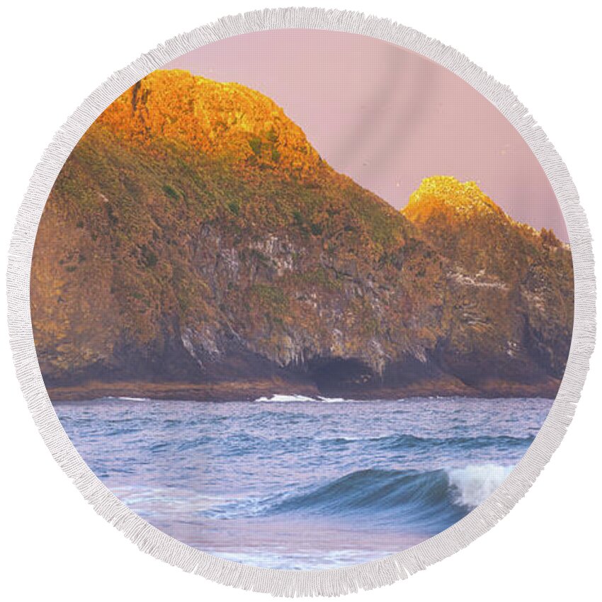 Oregon Round Beach Towel featuring the photograph First Light, First Wave by Darren White