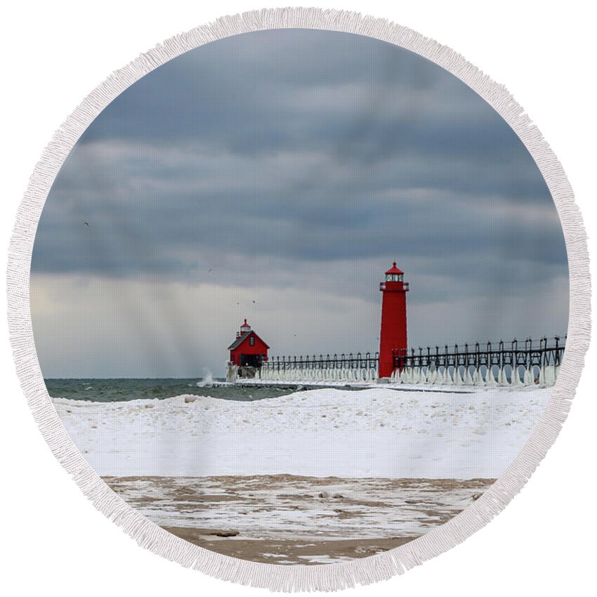 2022 Round Beach Towel featuring the photograph Frozen Landscape at Grand Haven Lighthouse by Dawn Richards
