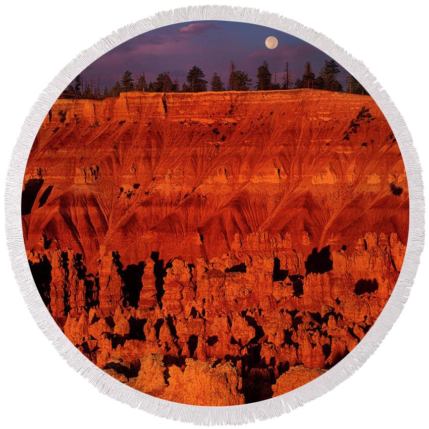Dave Welling Round Beach Towel featuring the photograph Full Moon Silent City Bryce Canyon National Park Utah by Dave Welling