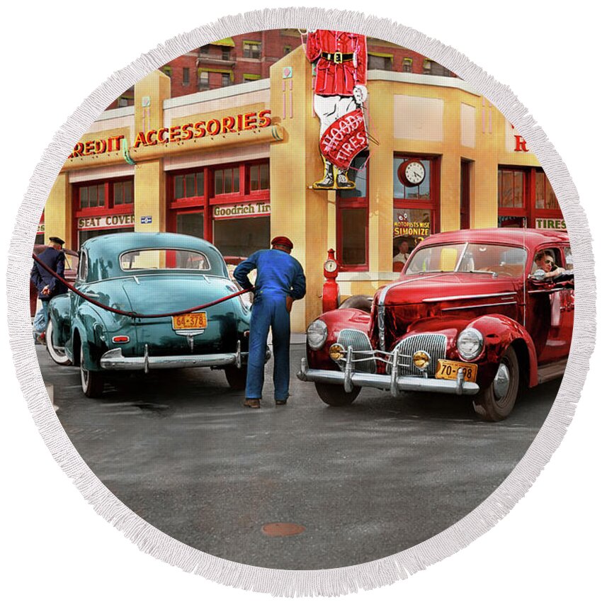 Washington Round Beach Towel featuring the photograph Gas Station - The rush before rationing 1943 by Mike Savad
