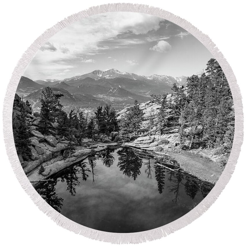 Gem Lake Round Beach Towel featuring the photograph Gem Lake Black and White by Aaron Spong