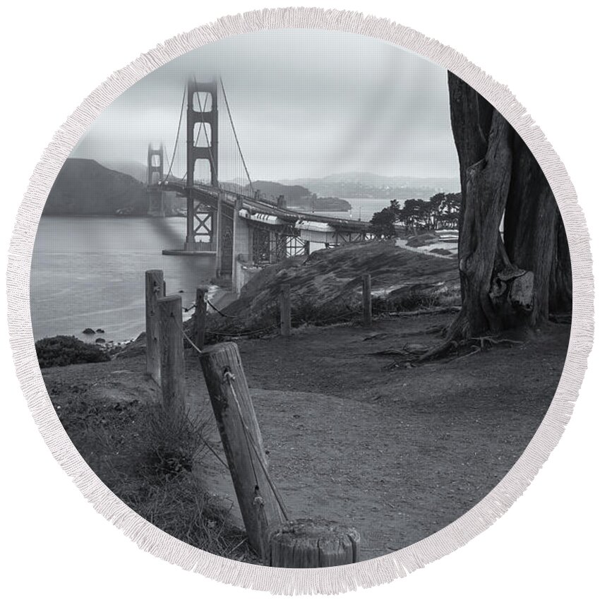 Shoreline Round Beach Towel featuring the photograph Golden Gate On Summer Morning Bw by Jonathan Nguyen