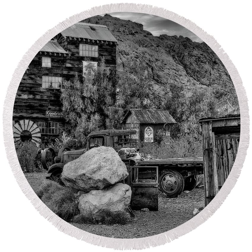 Ghosttown Round Beach Towel featuring the photograph Ghosttown BW by Susan Candelario