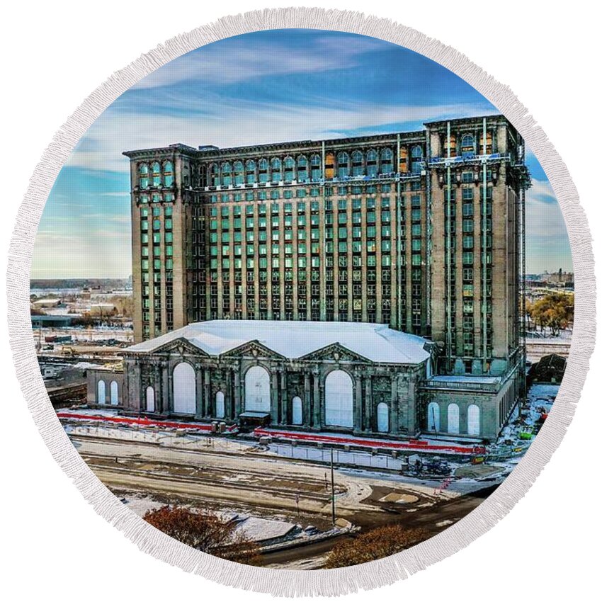 Detroit Round Beach Towel featuring the photograph Grand Central DJI_0453 by Michael Thomas