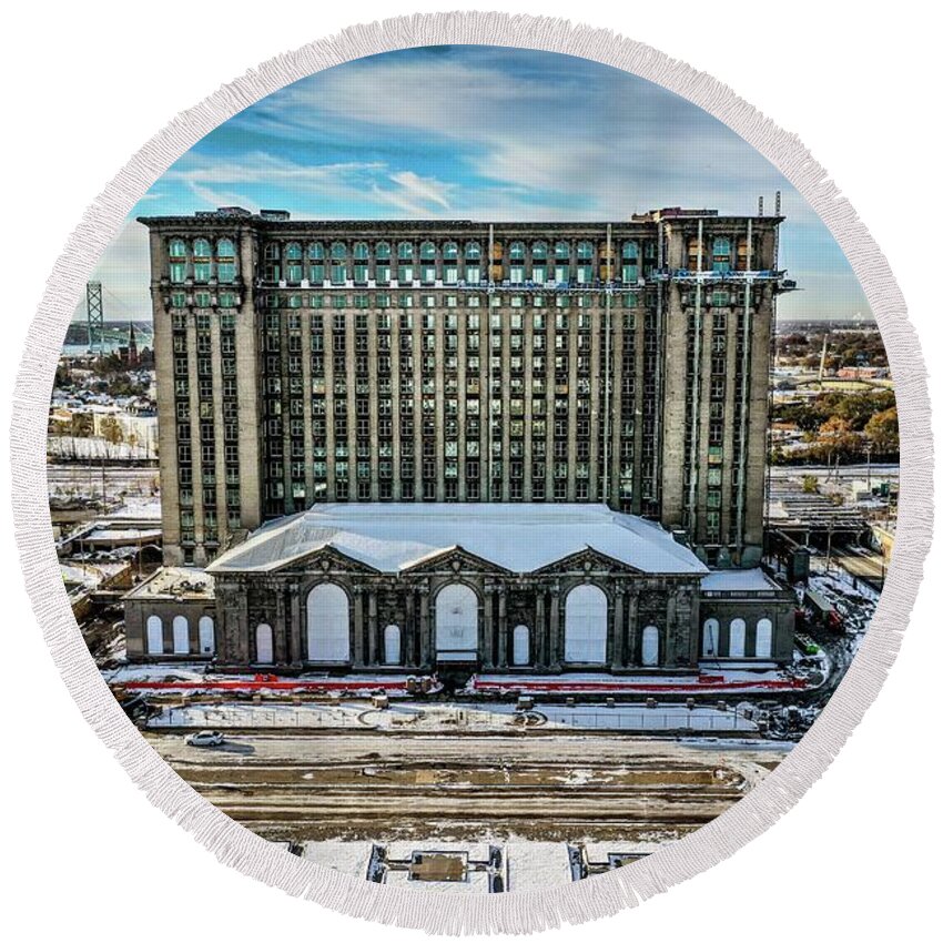 Detroit Round Beach Towel featuring the photograph Grand Central DJI_0462 by Michael Thomas