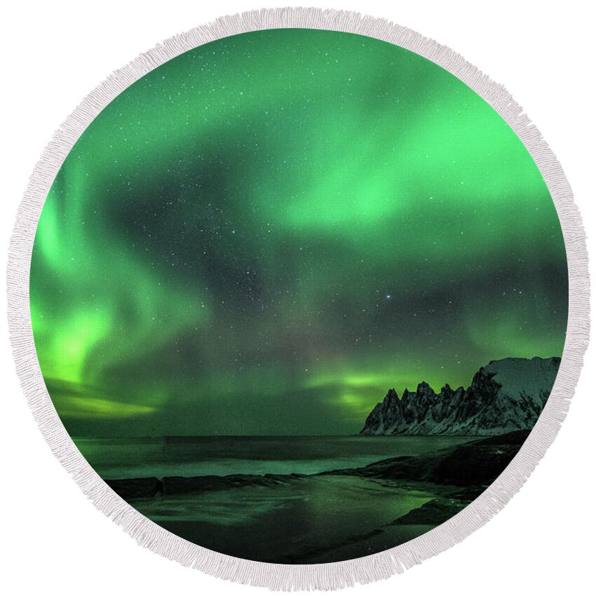 Aurora Round Beach Towel featuring the photograph Green Skies by Linda Villers