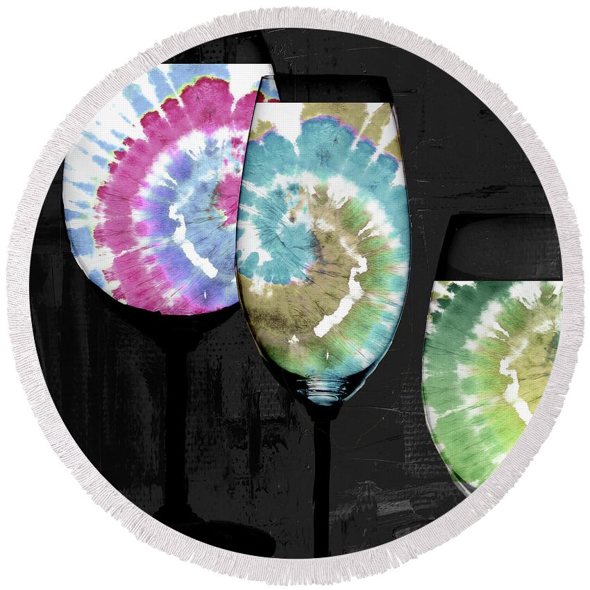 Tie Dye Wine Round Beach Towel featuring the painting Groovy Wine Glasses by Mindy Sommers