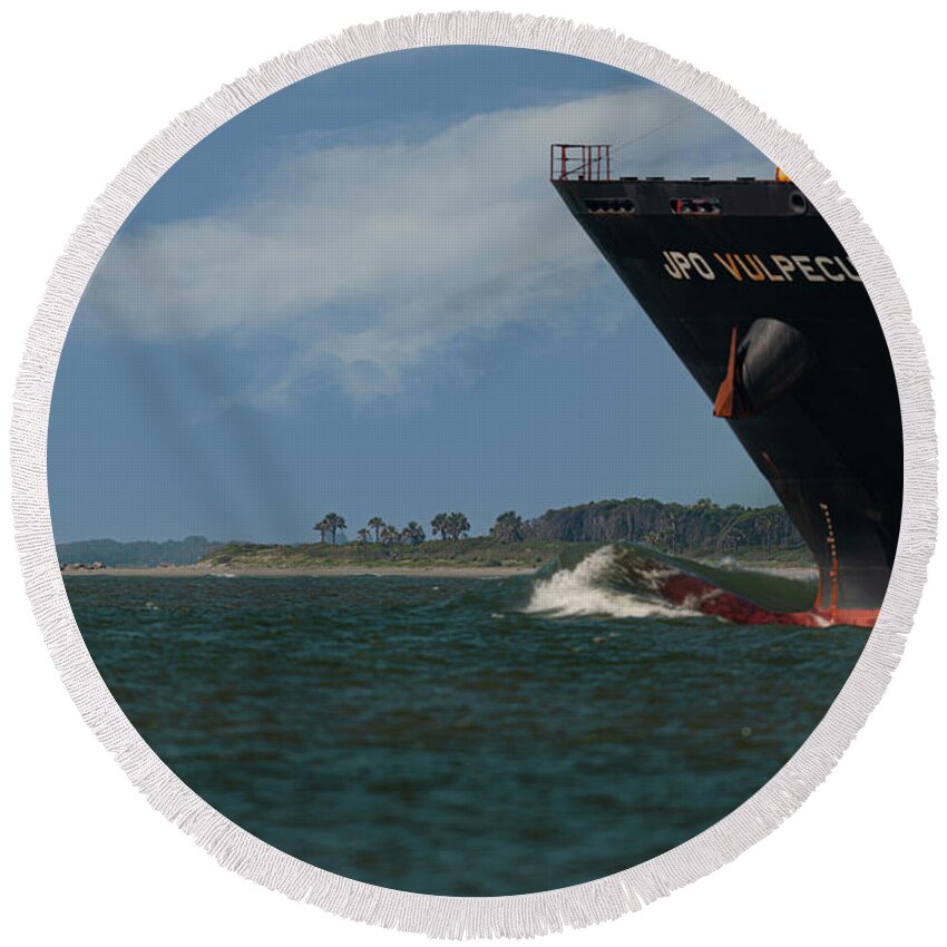 Morris Island Lighthouse Round Beach Towel featuring the photograph Heading Past Morris Island Lighthouse - JPO Vulpecula by Dale Powell