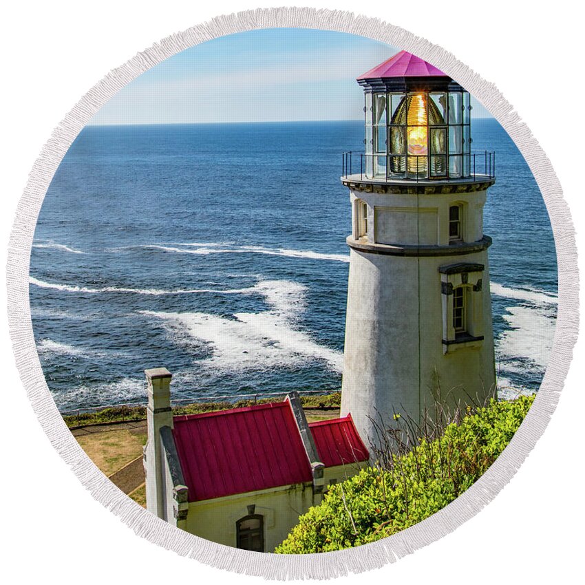 2018 Round Beach Towel featuring the photograph Heceta Head Lighthouse, OR by Gerri Bigler