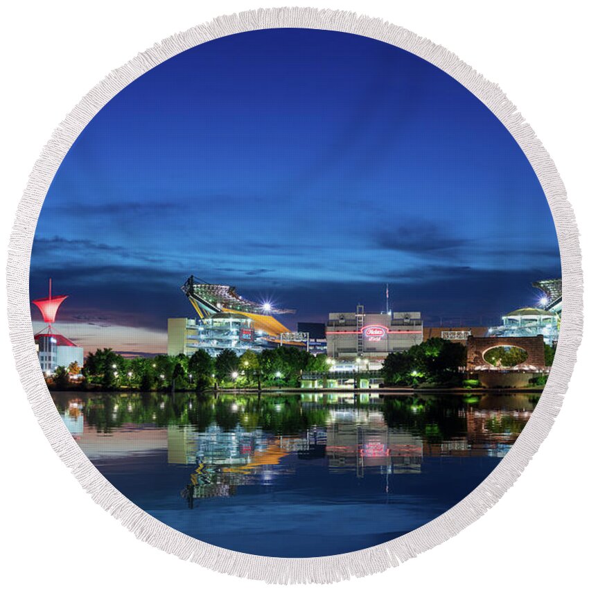 Carnegie Science Center Round Beach Towel featuring the photograph Heinz Field and Carnegie Science Center at night by Steven Heap
