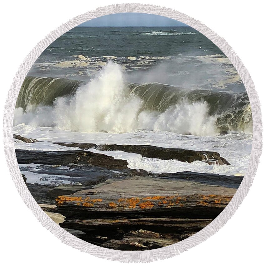 Winter Round Beach Towel featuring the photograph High Surf Cape Elizabeth by Jeanette French