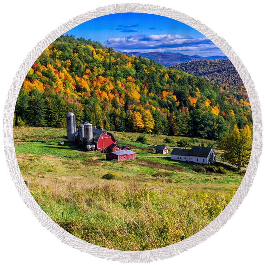 Barn Round Beach Towel featuring the photograph Hillside Acres Farm. by Scenic Vermont Photography