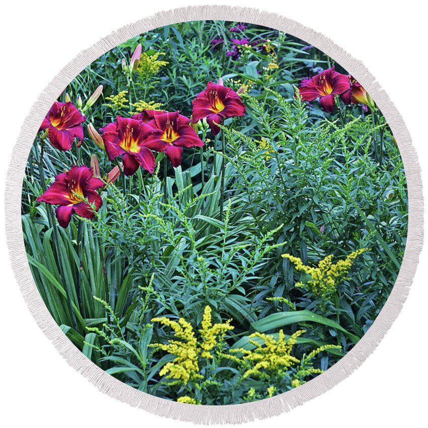Summer Round Beach Towel featuring the photograph Hot July Daylilies by Janis Senungetuk
