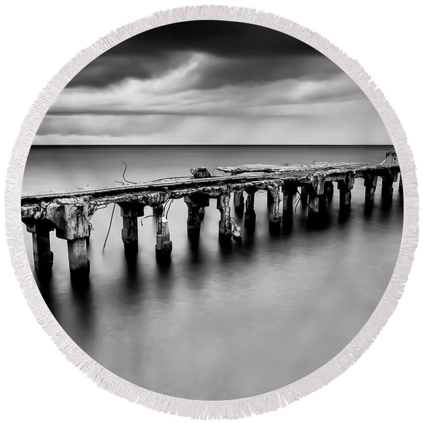 Maui Round Beach Towel featuring the photograph Hurricane Survivor In Black and White by Gary Johnson