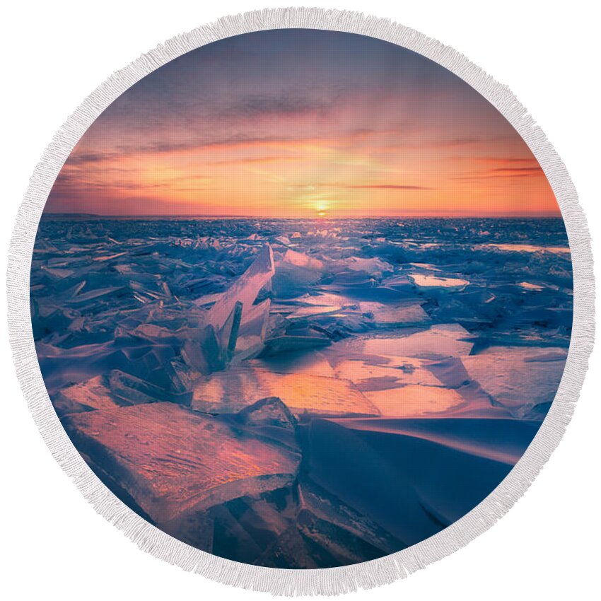 Ice Round Beach Towel featuring the photograph Ice Land by Henry w Liu