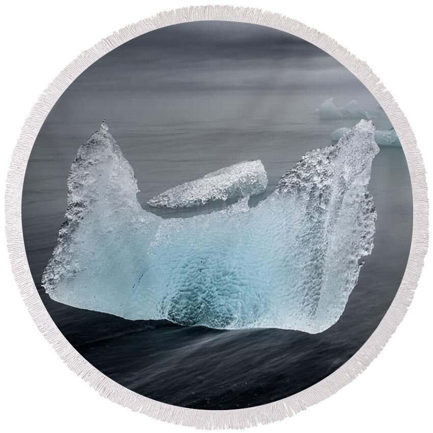 Diamond Beach Round Beach Towel featuring the photograph Iceland - Diamond beach by Olivier Parent