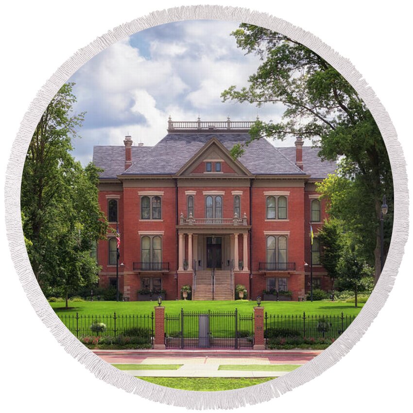 Illinois Governors Mansion Round Beach Towel featuring the photograph Illinois Governor's Mansion - Springfield, IL by Susan Rissi Tregoning