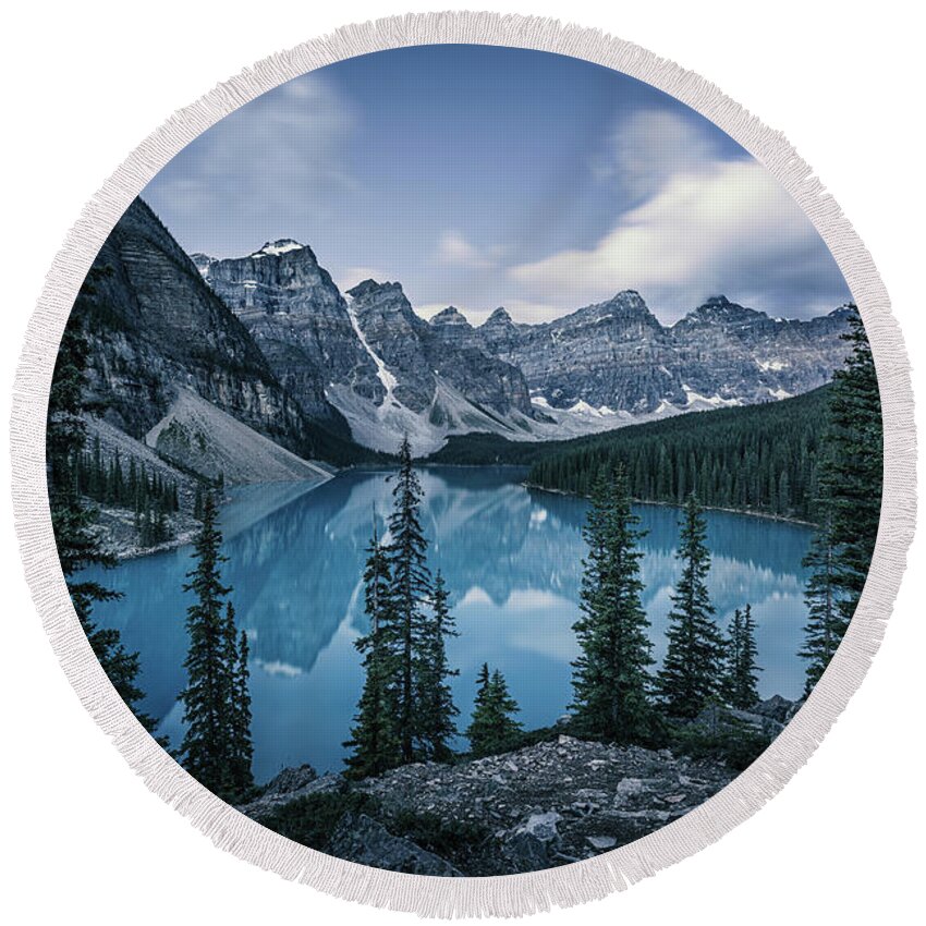 British Columbia Round Beach Towel featuring the photograph Kind of Blue by Francesco Riccardo Iacomino