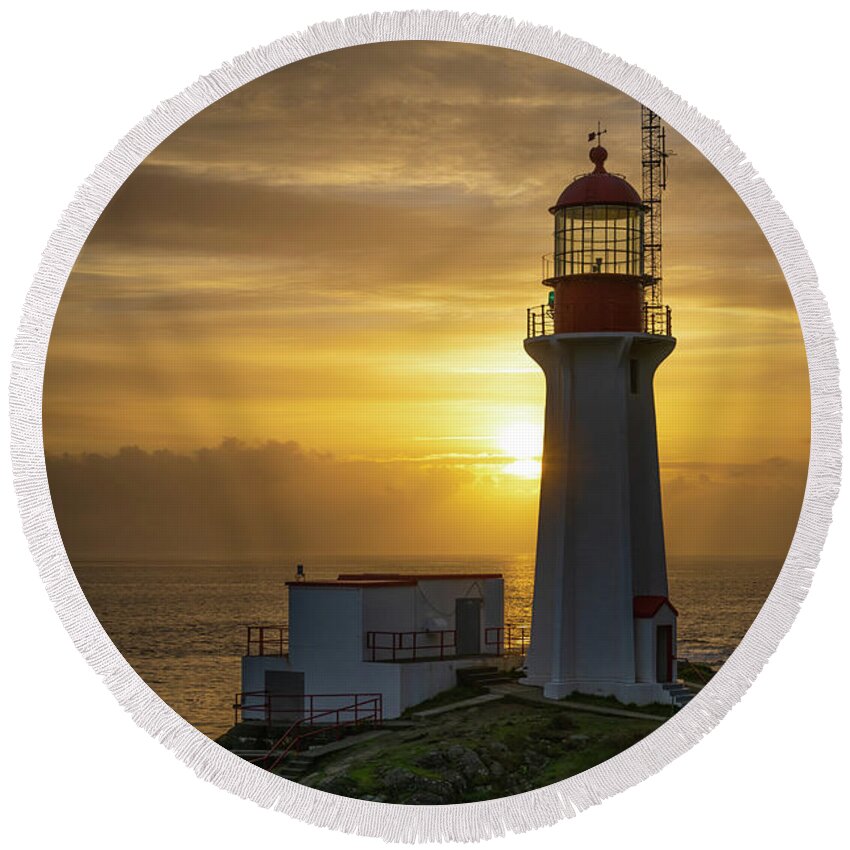 Sunset Round Beach Towel featuring the photograph Lighthouse at Sunset by Bill Cubitt