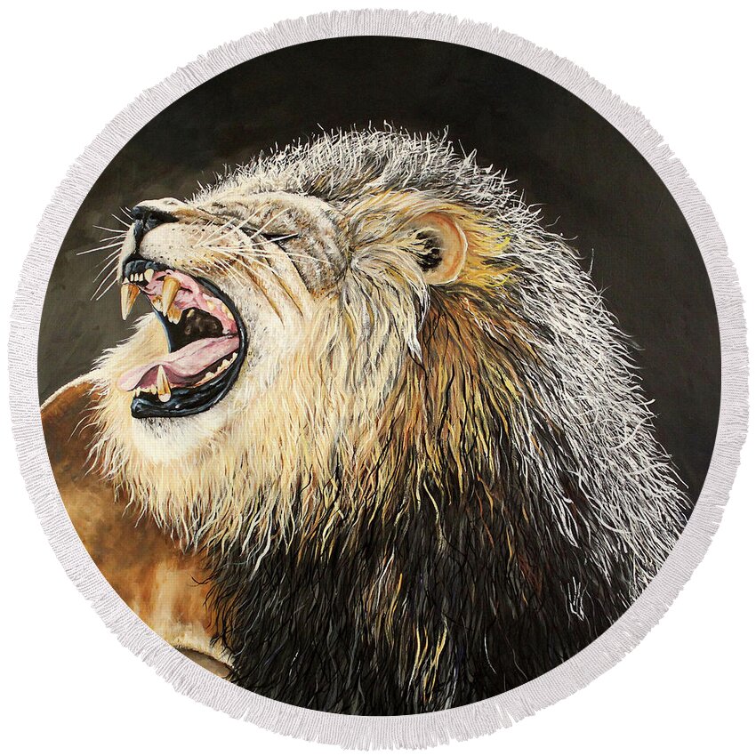 Lion Round Beach Towel featuring the painting Lion of Judah by Karl Wagner