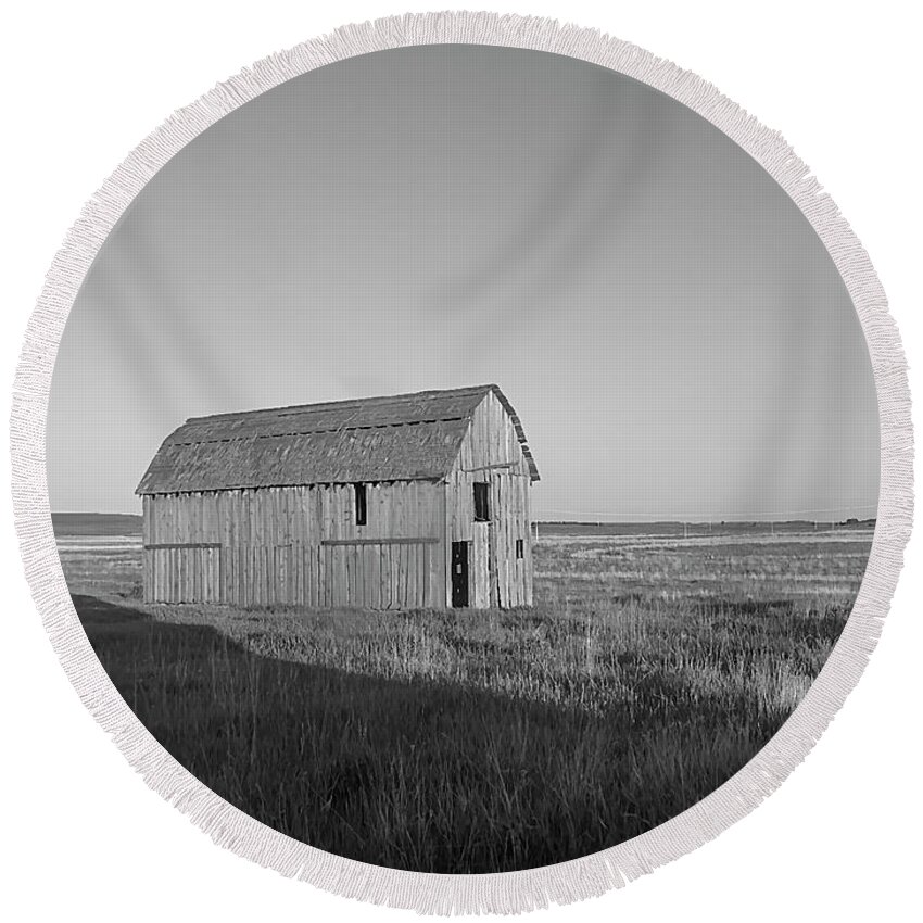 Barn Round Beach Towel featuring the photograph Little Barn on the Wyoming Plains by Cathy Anderson