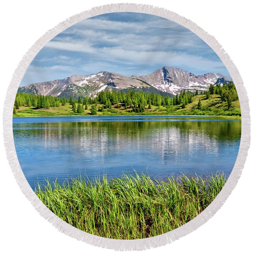 Beauty In Nature Round Beach Towel featuring the photograph Snowdon Peak from Little Molas Lake by Jeff Goulden