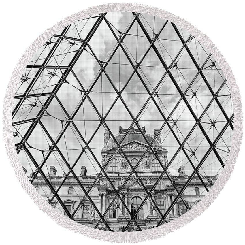 Architecture Round Beach Towel featuring the photograph Louvre - Black and White by Melanie Alexandra Price