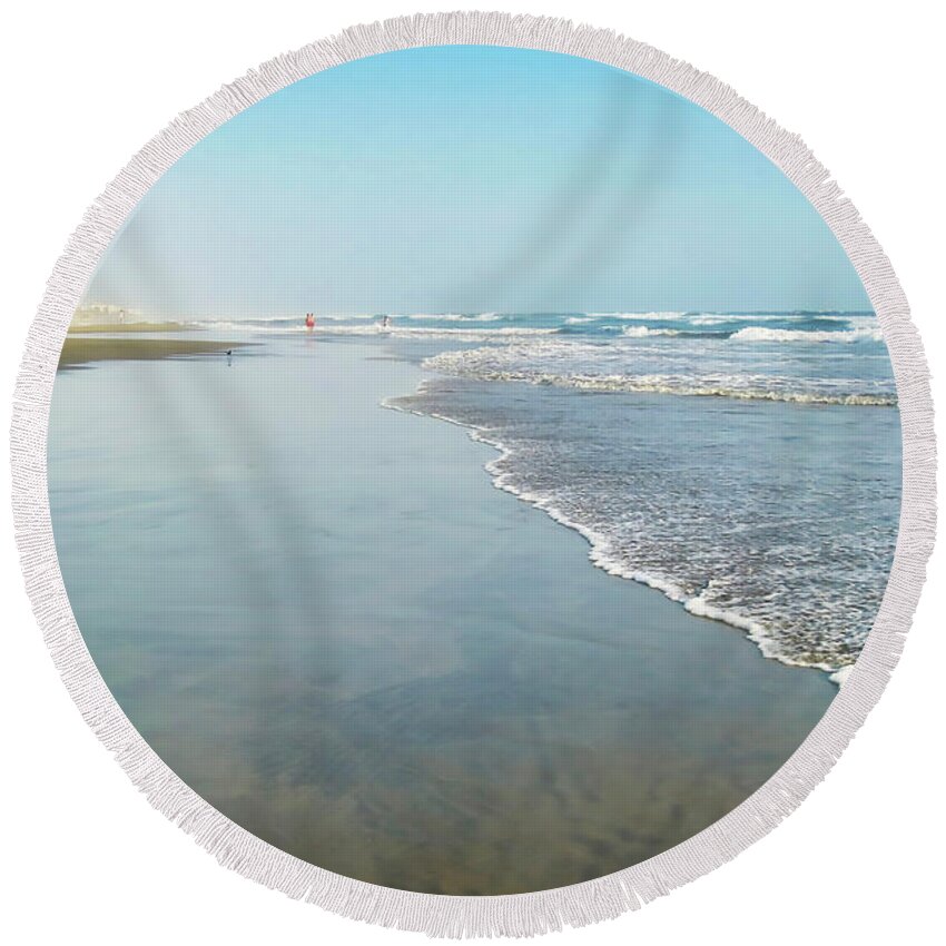 Low Tide Round Beach Towel featuring the photograph Low Tide in Acapulco by Tatiana Travelways