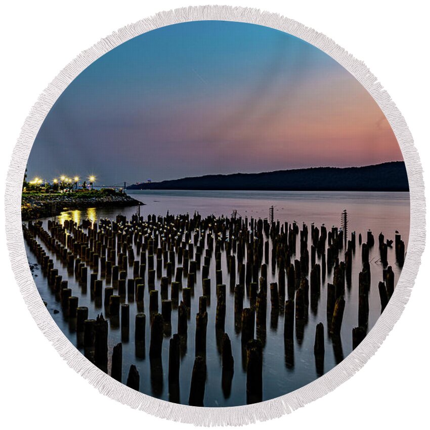 George Washington Bridge Round Beach Towel featuring the photograph Low Tide on the Hudson by Kevin Suttlehan