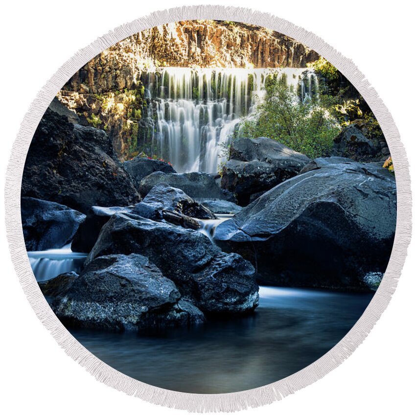 Mccloud Falls Round Beach Towel featuring the photograph McCloud Falls Hot and Cold by Mike Lee
