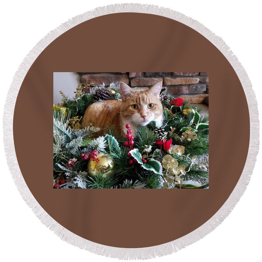Cat Round Beach Towel featuring the painting Meowy Christmas by Elise Boam