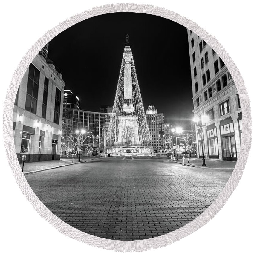 Indianapolis Wall Art Round Beach Towel featuring the photograph Midnight at the Indianapolis Monument Circle of Lights by Gregory Ballos