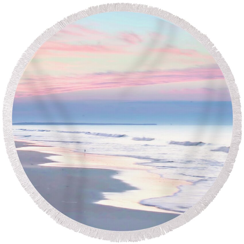 Color Round Beach Towel featuring the photograph Misty Morning Ocean by Alan Hausenflock