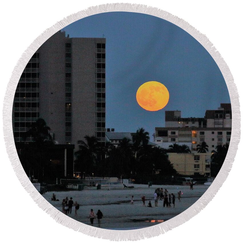 Moon Round Beach Towel featuring the photograph Moon Rise by Mingming Jiang