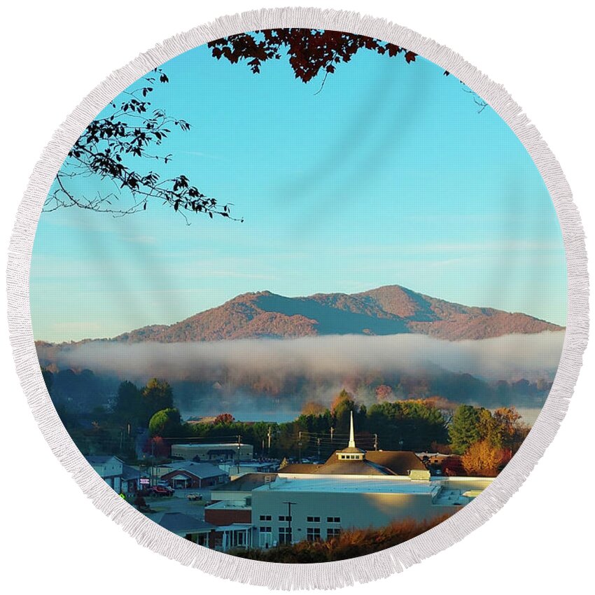 Lake Junaluska Round Beach Towel featuring the photograph Morning Fog Rising by Chuck Brown