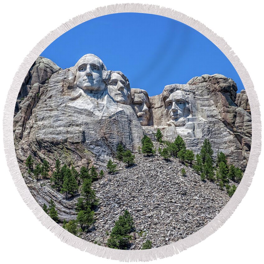 Mount Rushmore National Memorial Round Beach Towel featuring the photograph Mount Rush by Chris Spencer